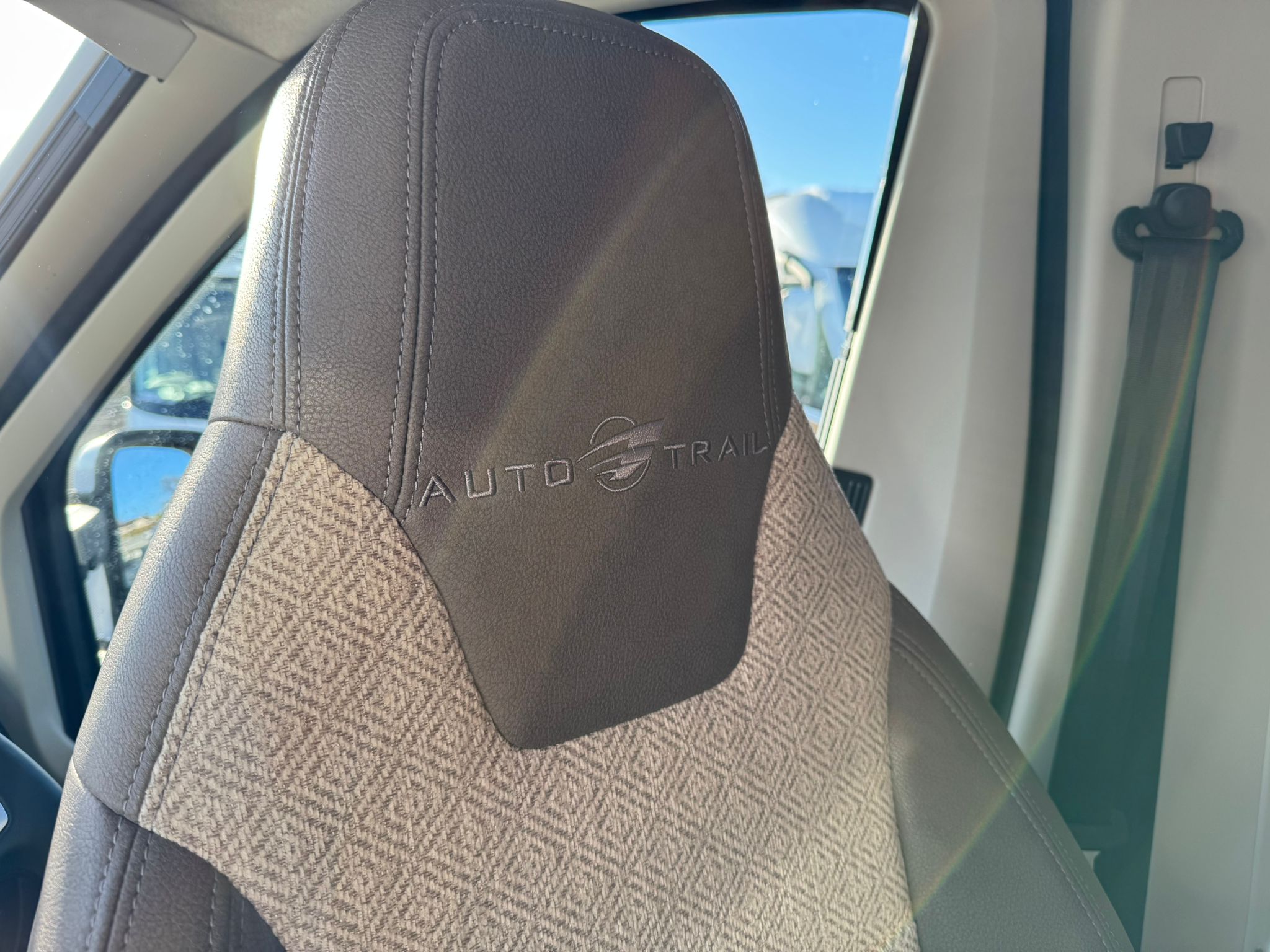 Auto-Trail Tracker EKS