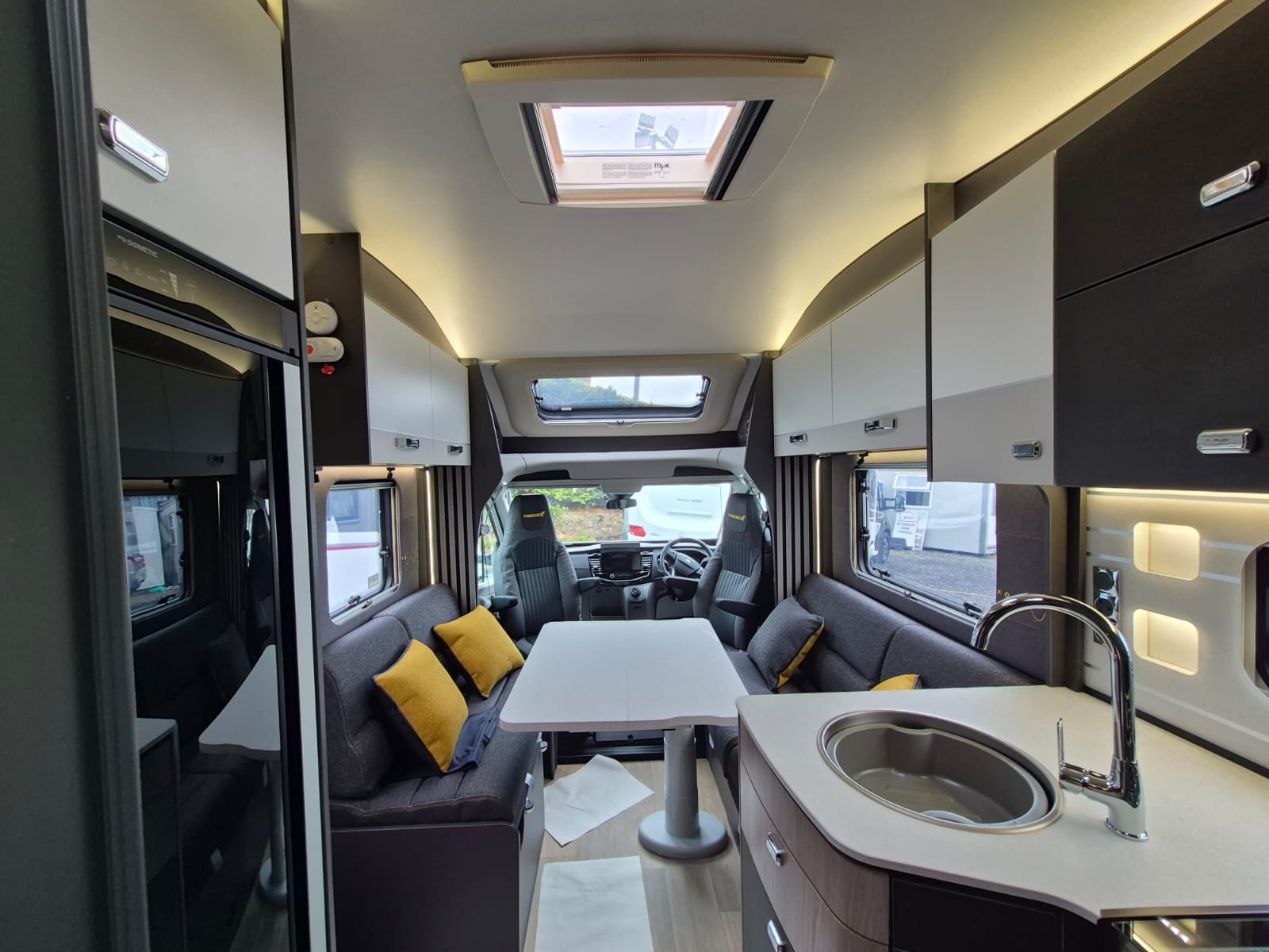 Swift Trekker 594