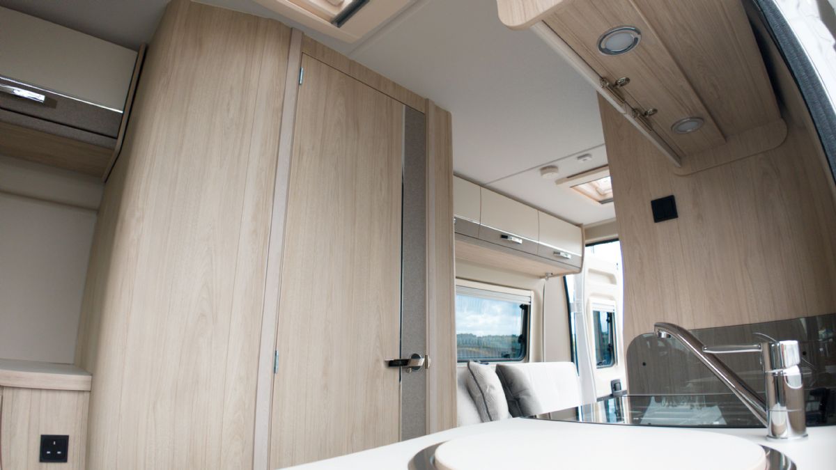 Elddis Autoquest CV 60